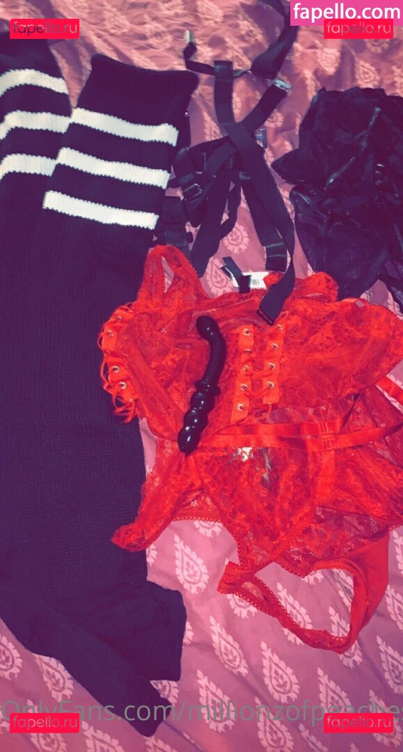 millionzofpeaches / whatisthemaximumcapacityonthis Onlyfans Photo Gallery 