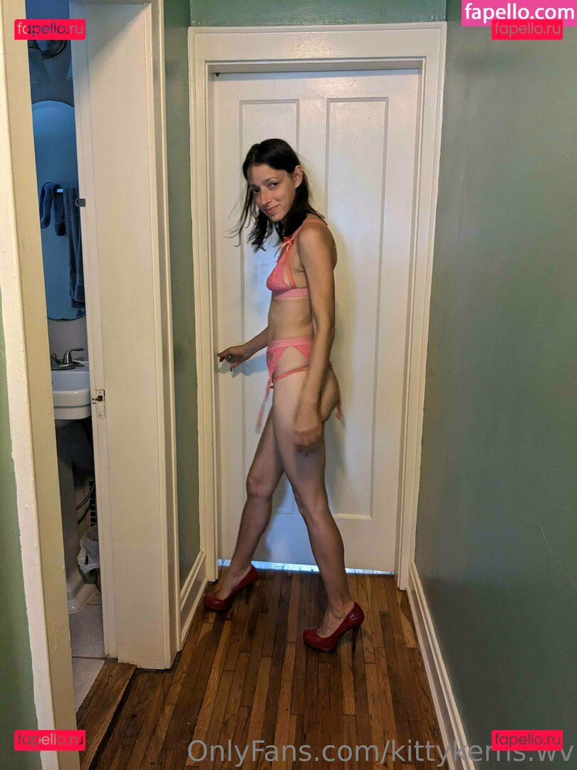 kittykerns.wv Onlyfans Photo Gallery 