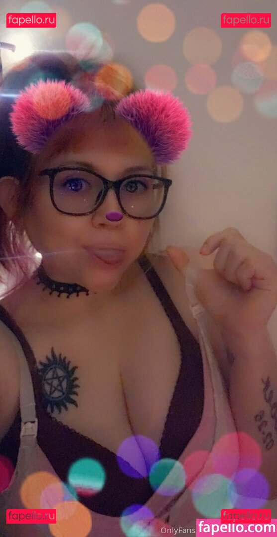 manwhosmile / vvpurplerosevv Onlyfans Photo Gallery 