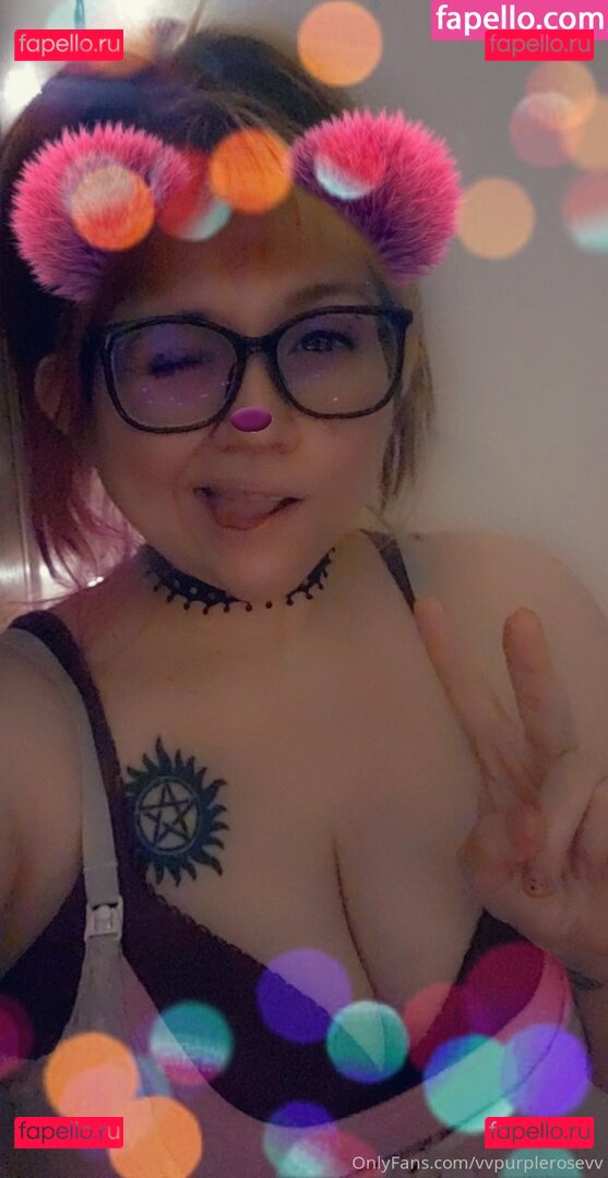 manwhosmile / vvpurplerosevv Onlyfans Photo Gallery 