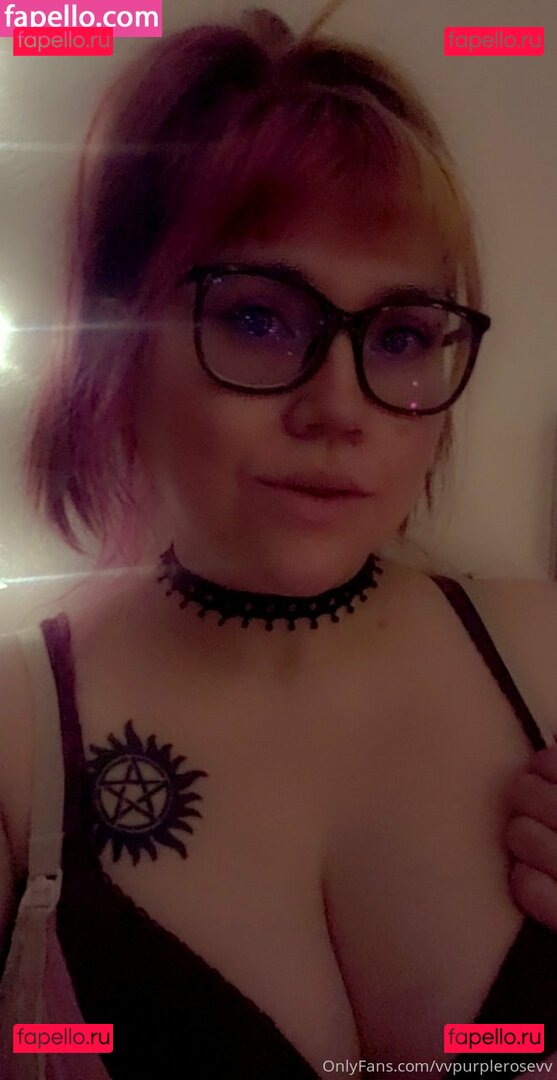 manwhosmile / vvpurplerosevv Onlyfans Photo Gallery 