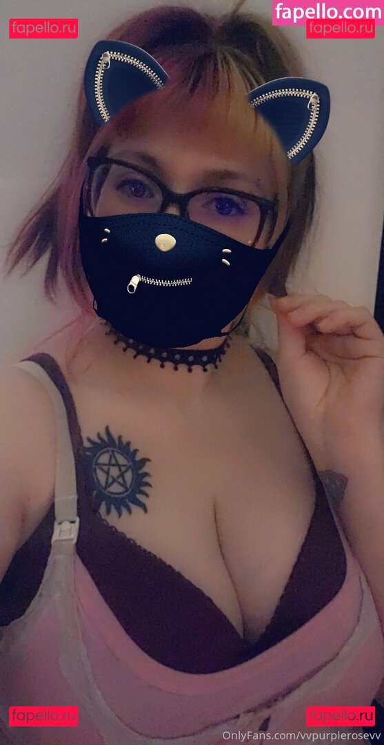 manwhosmile / vvpurplerosevv Onlyfans Photo Gallery 