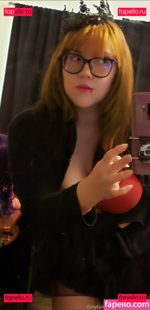 manwhosmile / vvpurplerosevv Onlyfans Photo Gallery 