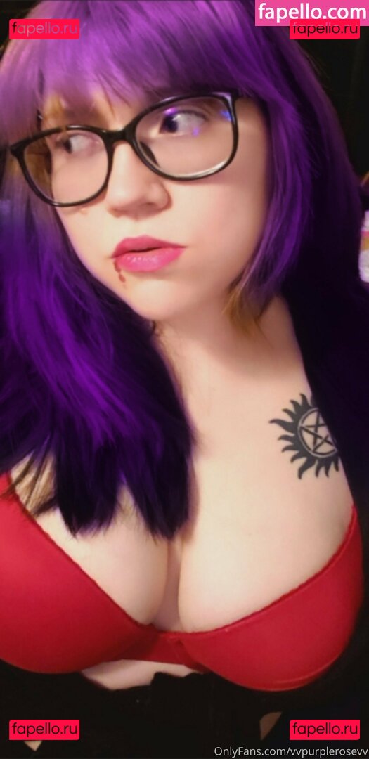 manwhosmile / vvpurplerosevv Onlyfans Photo Gallery 