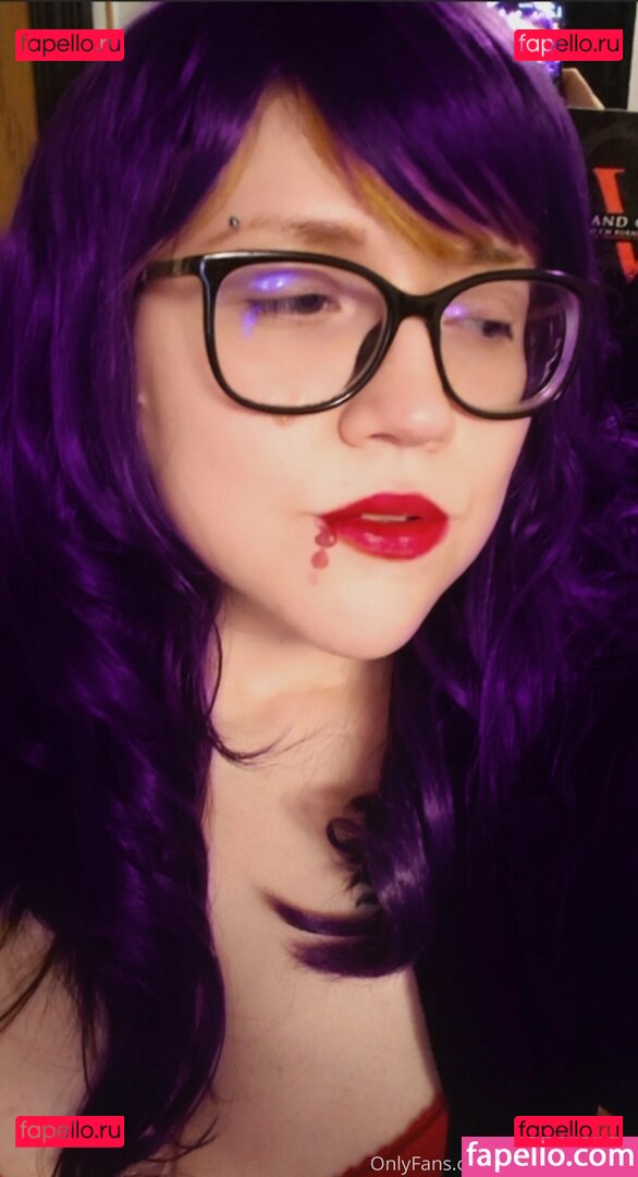 manwhosmile / vvpurplerosevv Onlyfans Photo Gallery 