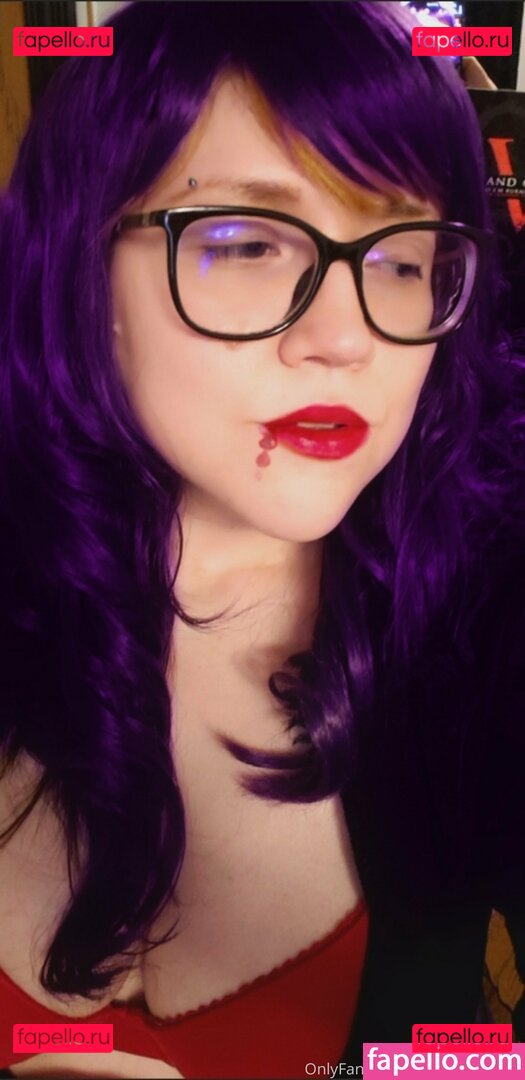 manwhosmile / vvpurplerosevv Onlyfans Photo Gallery 