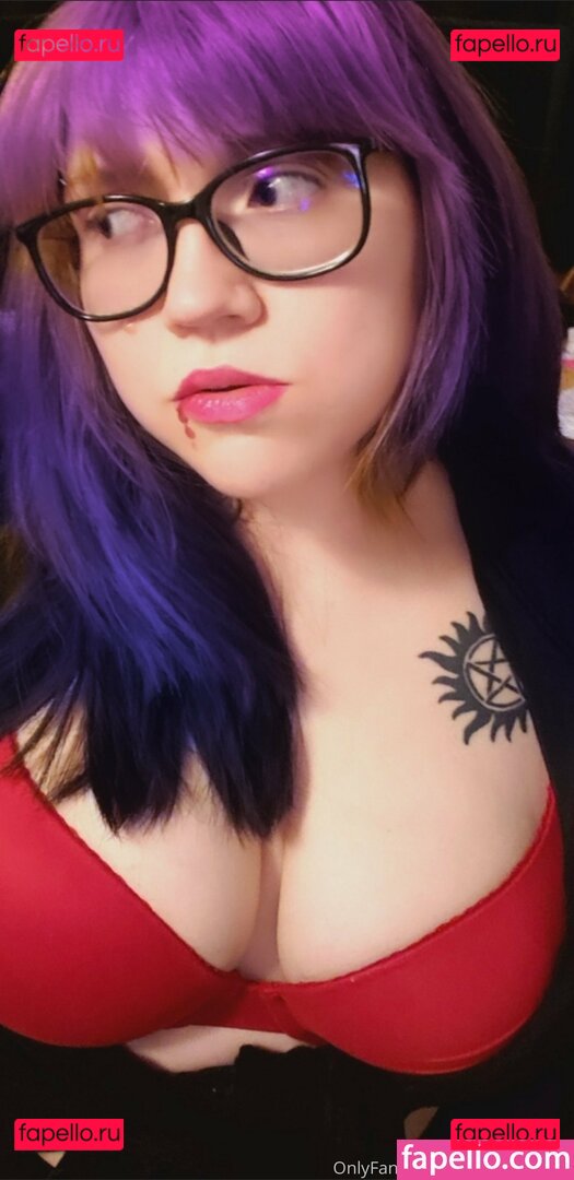 manwhosmile / vvpurplerosevv Onlyfans Photo Gallery 