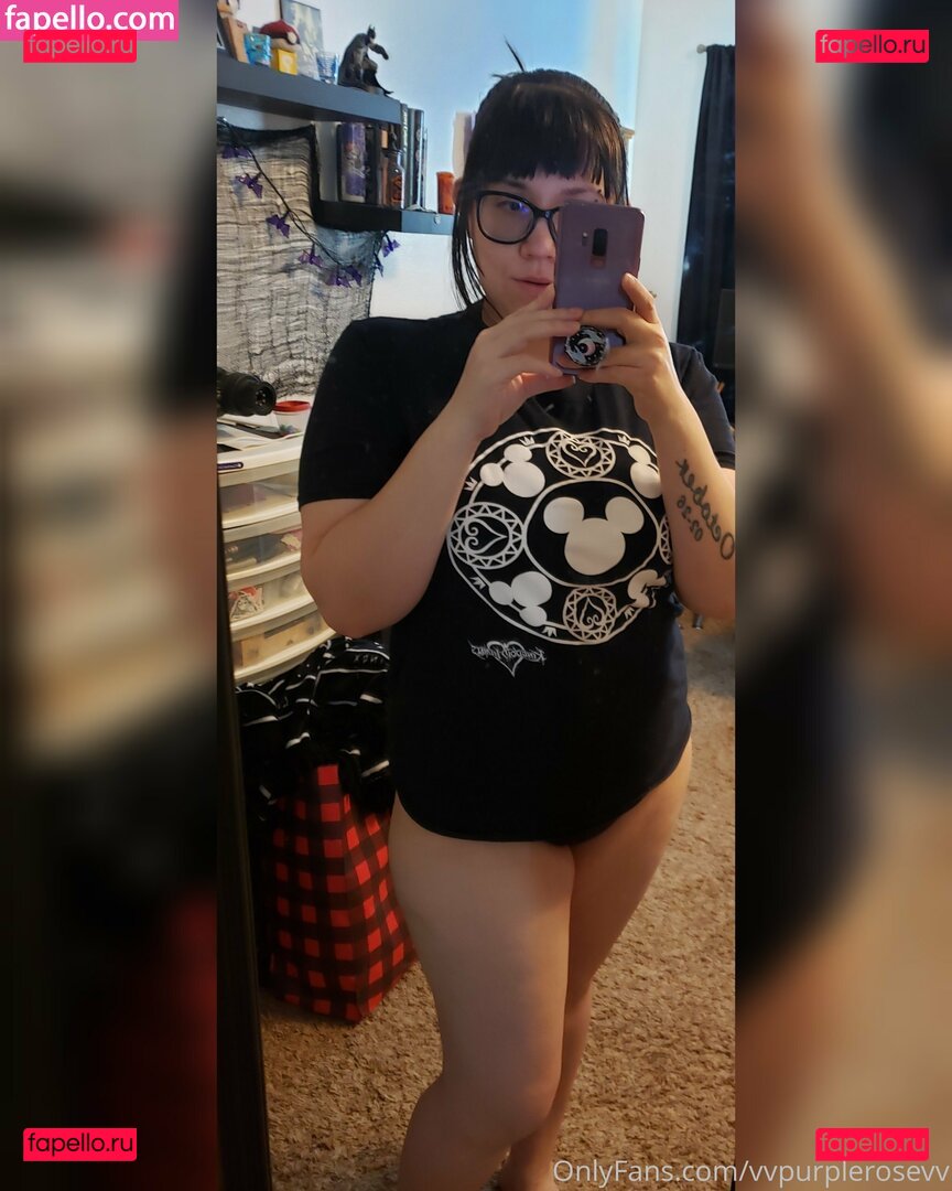 manwhosmile / vvpurplerosevv Onlyfans Photo Gallery 