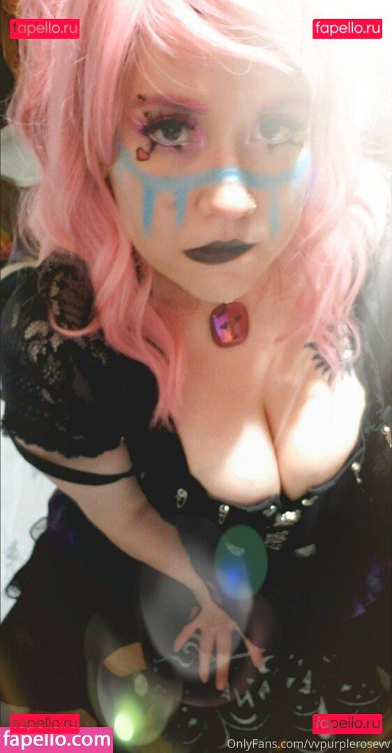 manwhosmile / vvpurplerosevv Onlyfans Photo Gallery 