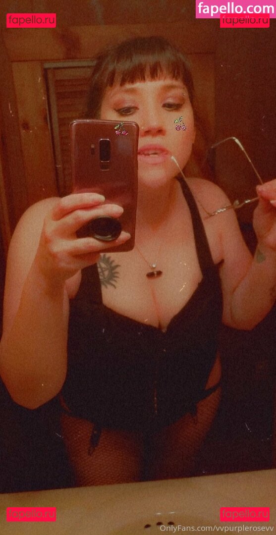 manwhosmile / vvpurplerosevv Onlyfans Photo Gallery 