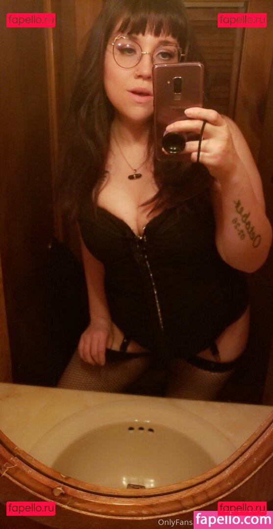 manwhosmile / vvpurplerosevv Onlyfans Photo Gallery 