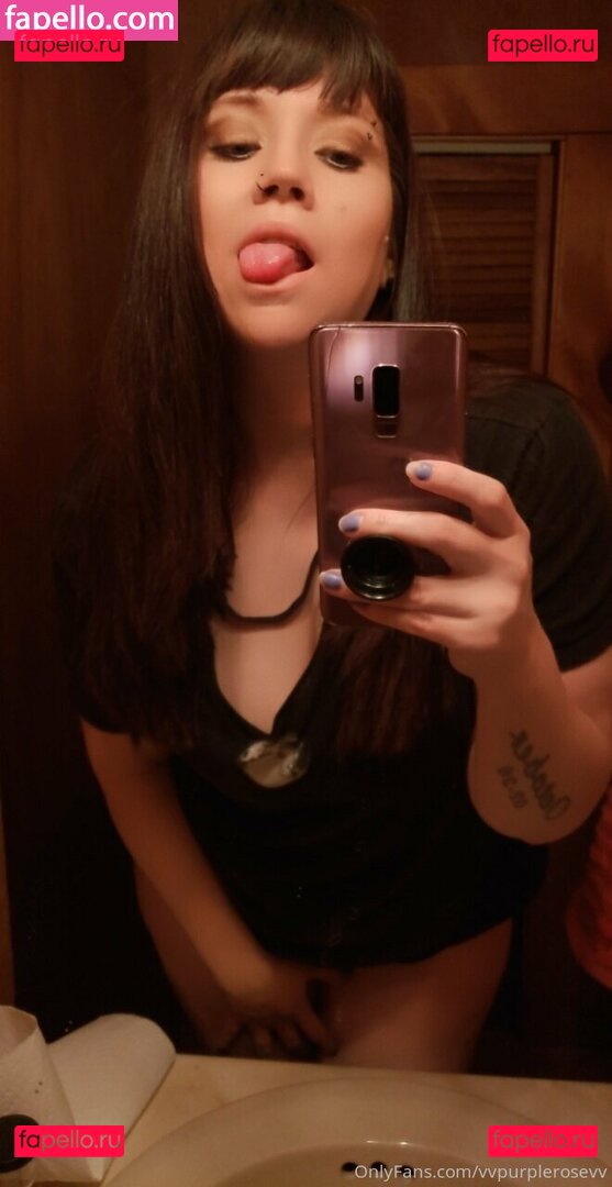 manwhosmile / vvpurplerosevv Onlyfans Photo Gallery 