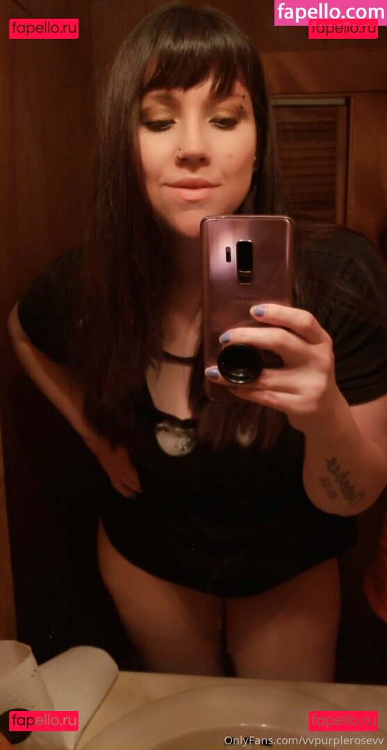 manwhosmile / vvpurplerosevv Onlyfans Photo Gallery 