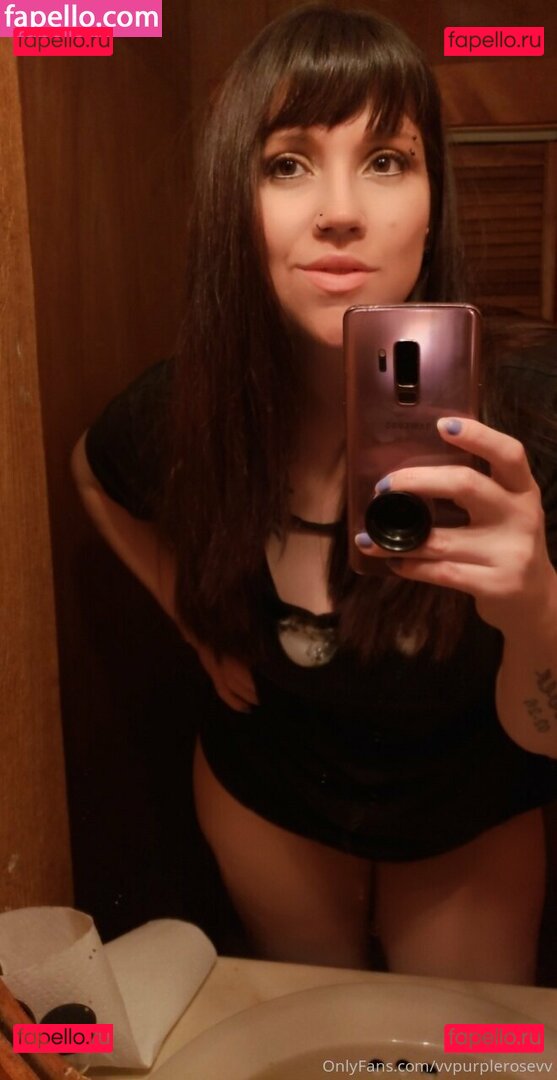 manwhosmile / vvpurplerosevv Onlyfans Photo Gallery 