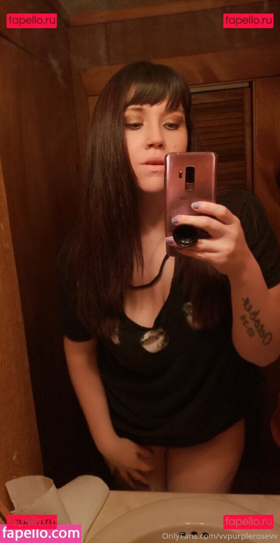 manwhosmile / vvpurplerosevv Onlyfans Photo Gallery 