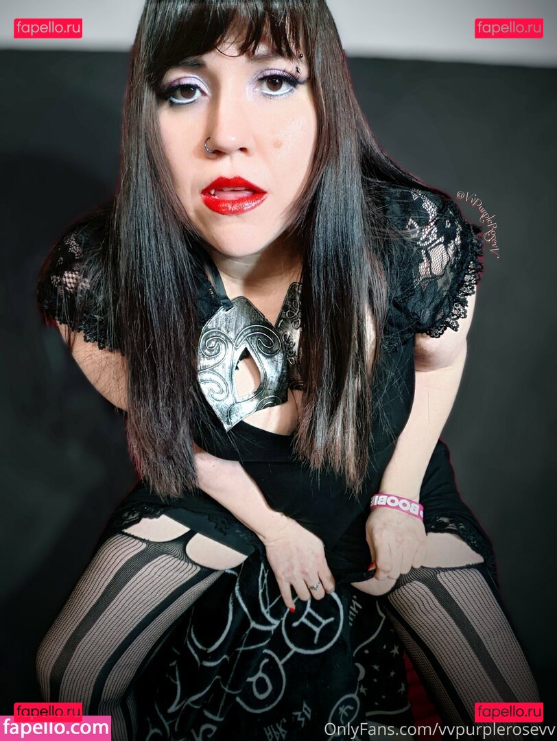 manwhosmile / vvpurplerosevv Onlyfans Photo Gallery 