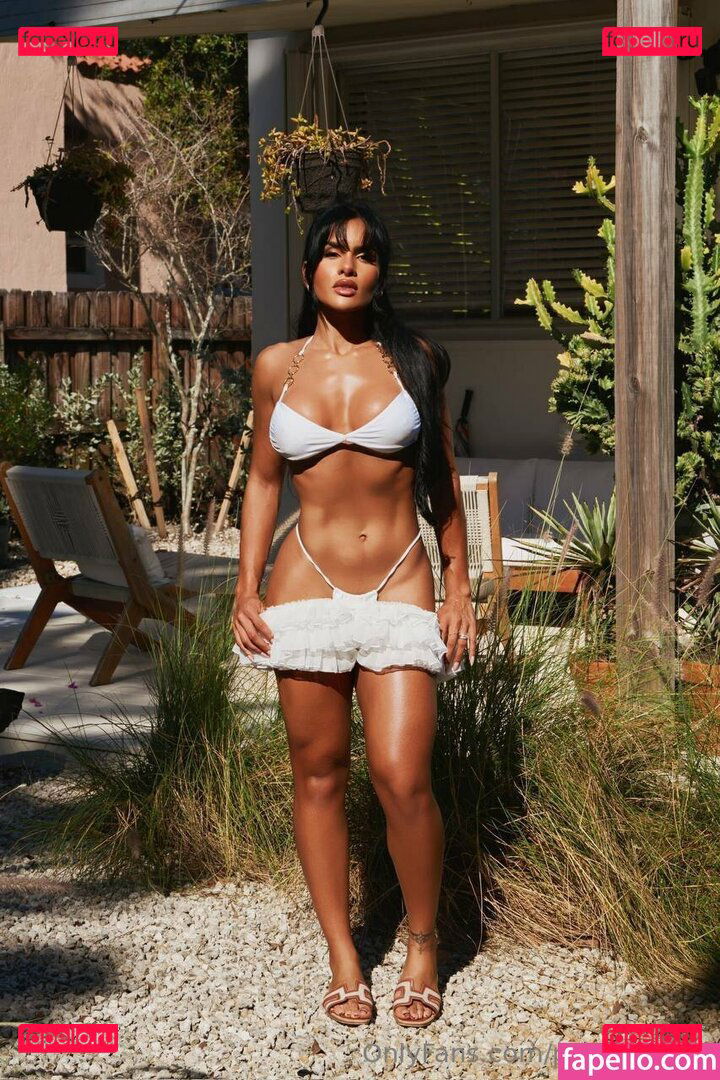 pri_aqilla / pri_aqillavip Onlyfans Photo Gallery 