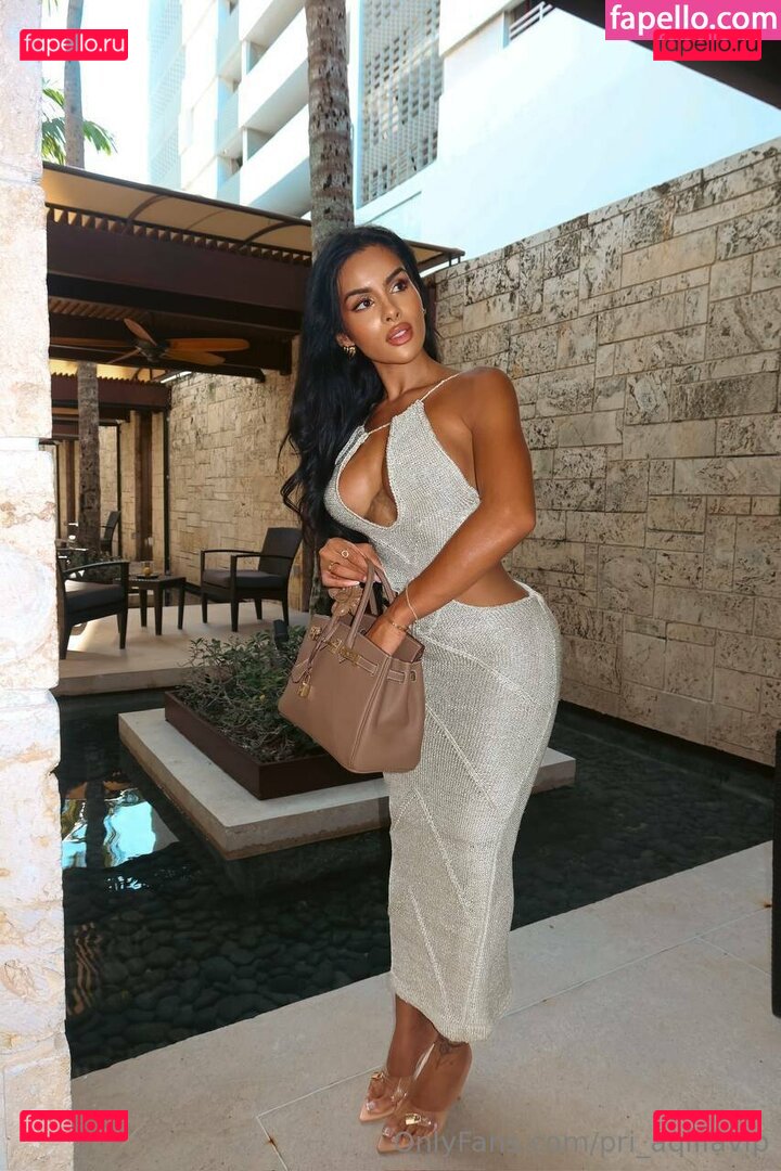 pri_aqilla / pri_aqillavip Onlyfans Photo Gallery 