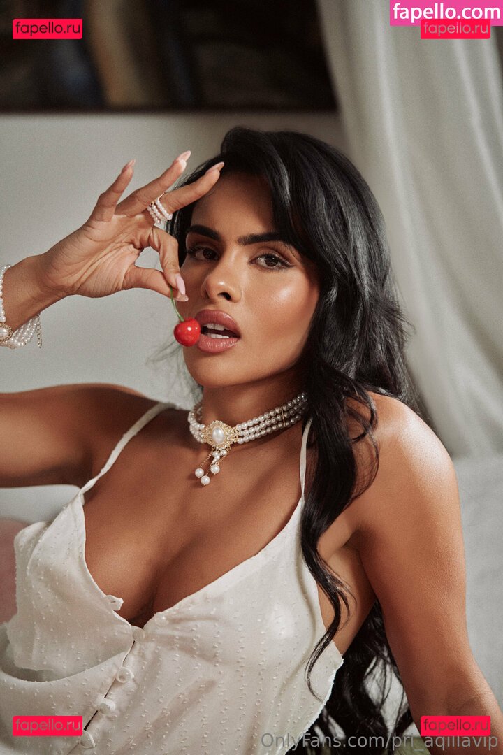 pri_aqilla / pri_aqillavip Onlyfans Photo Gallery 