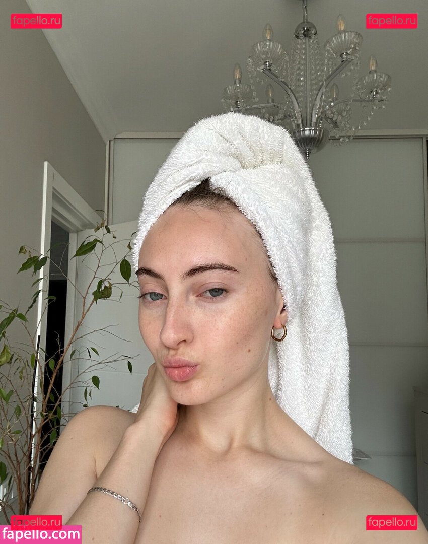 sansa_stark2711 / sansastark21 Onlyfans Photo Gallery 