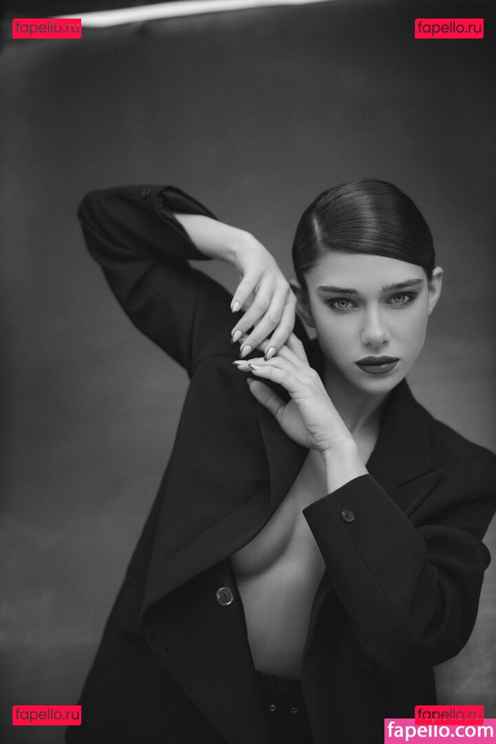 Milana Vino / milana.vino / milanaasuna Onlyfans Photo Gallery 