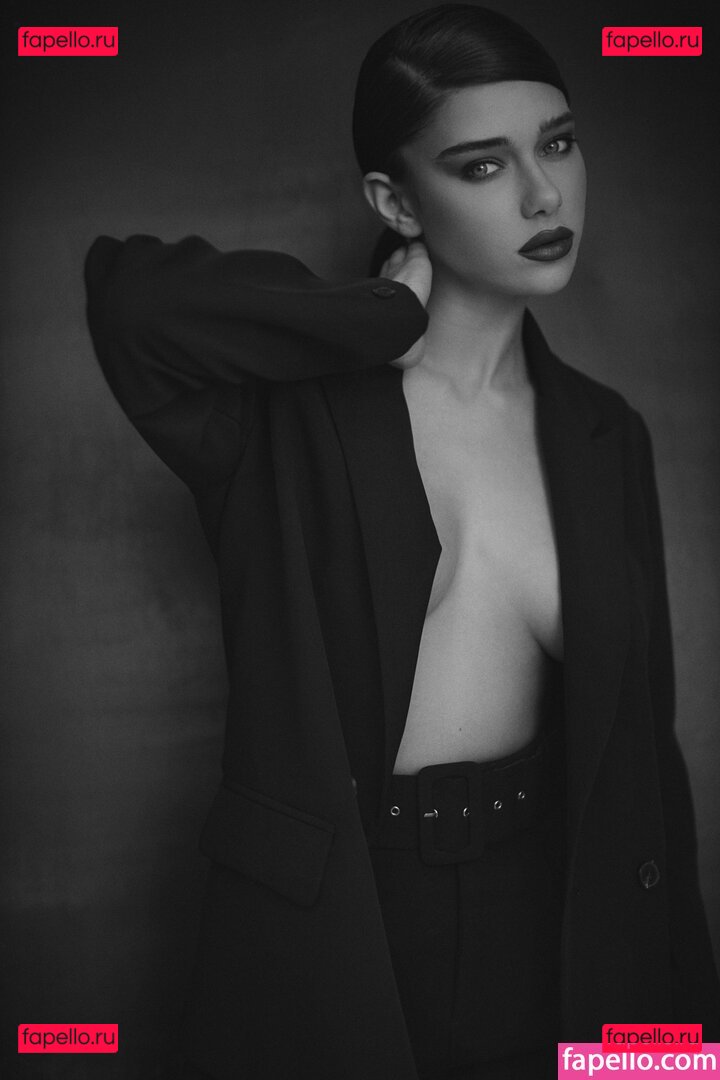 Milana Vino / milana.vino / milanaasuna Onlyfans Photo Gallery 