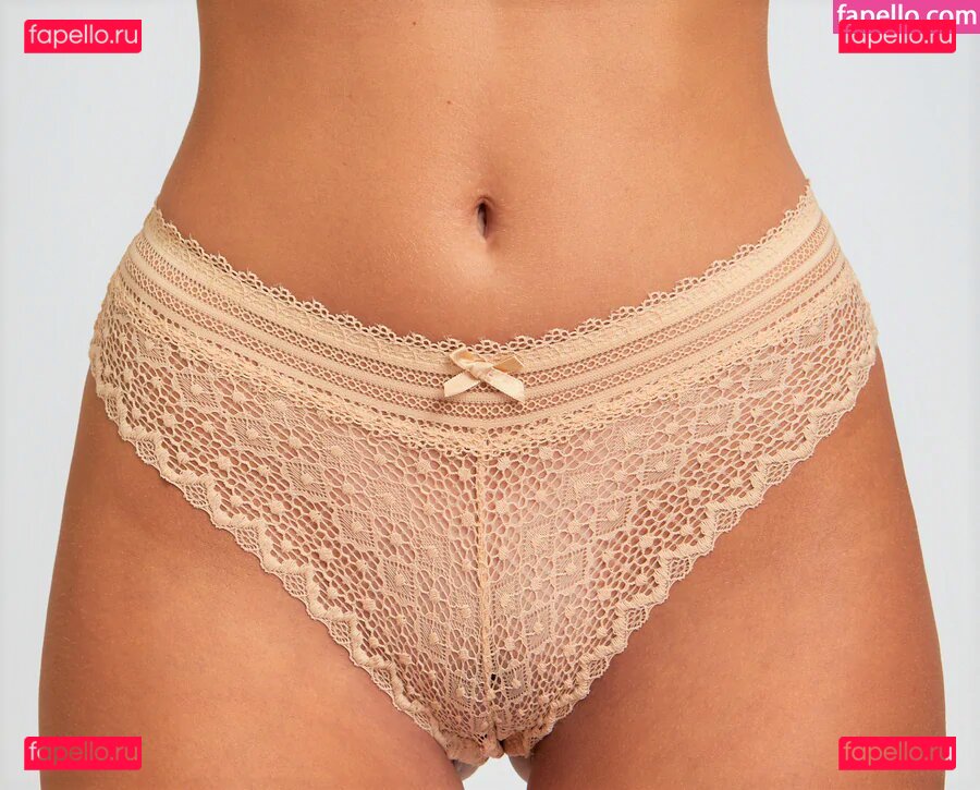 Milana Vino / milana.vino / milanaasuna Onlyfans Photo Gallery 