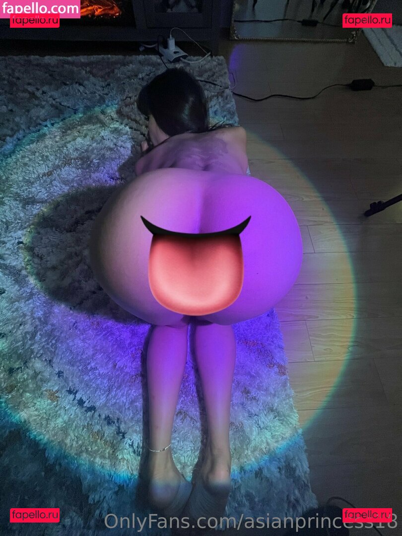 Vivian_19 / asianprincess18 / vivian19 Onlyfans Photo Gallery 