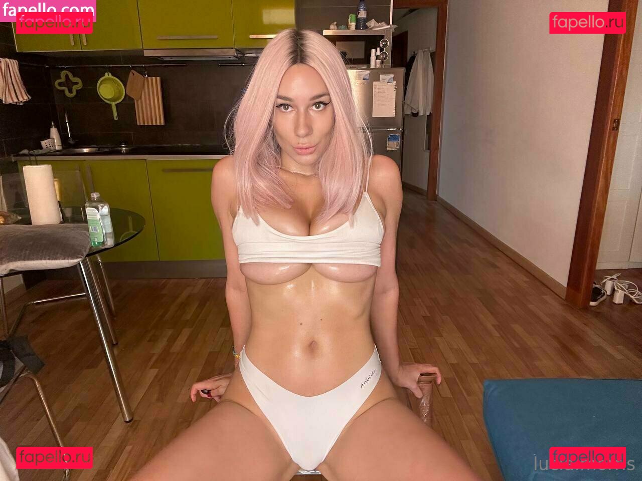 lucia.morris / ucantwearthat Onlyfans Photo Gallery 