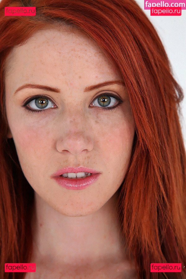 Elle Alexandra / TheGingerIsBac1 / https: / the_ellealexandra Onlyfans Photo Gallery 