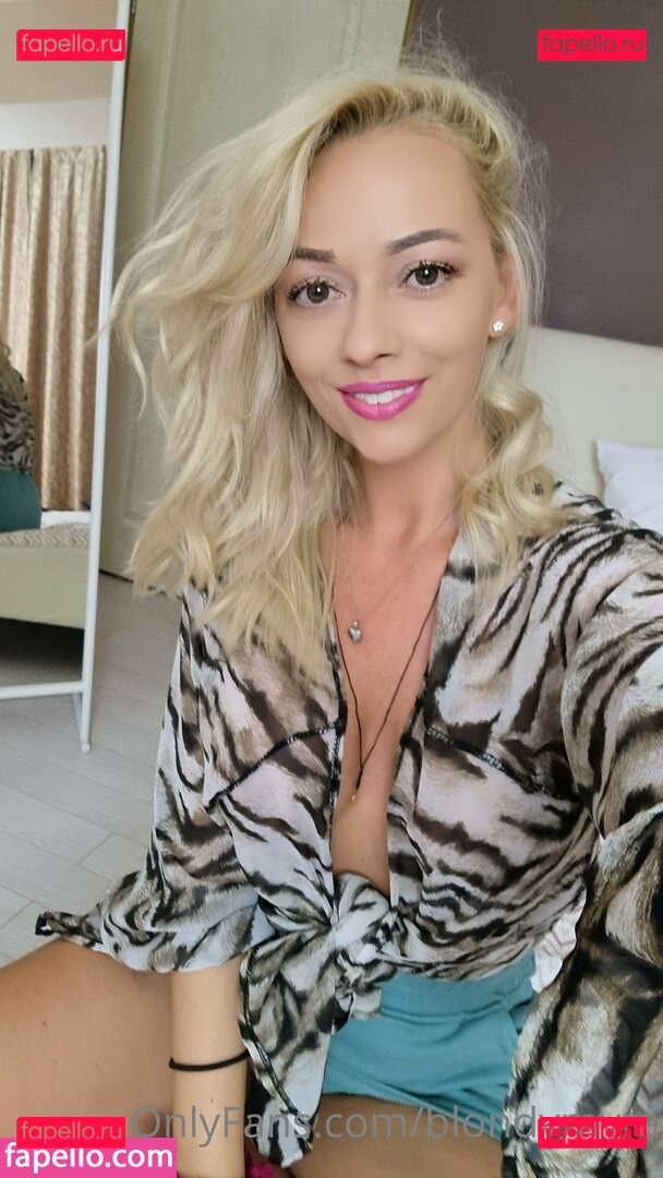 blondieofficial / blondymyra Onlyfans Photo Gallery 