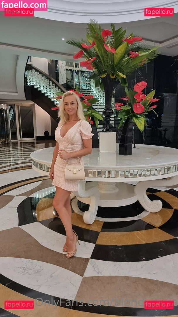 blondieofficial / blondymyra Onlyfans Photo Gallery 