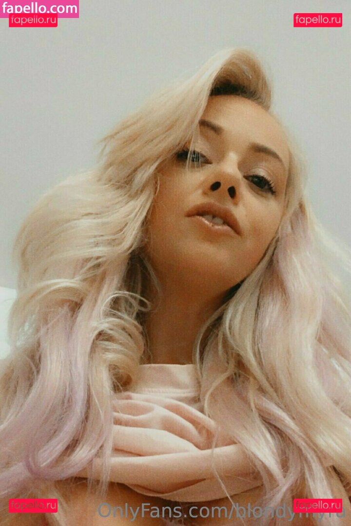 blondieofficial / blondymyra Onlyfans Photo Gallery 