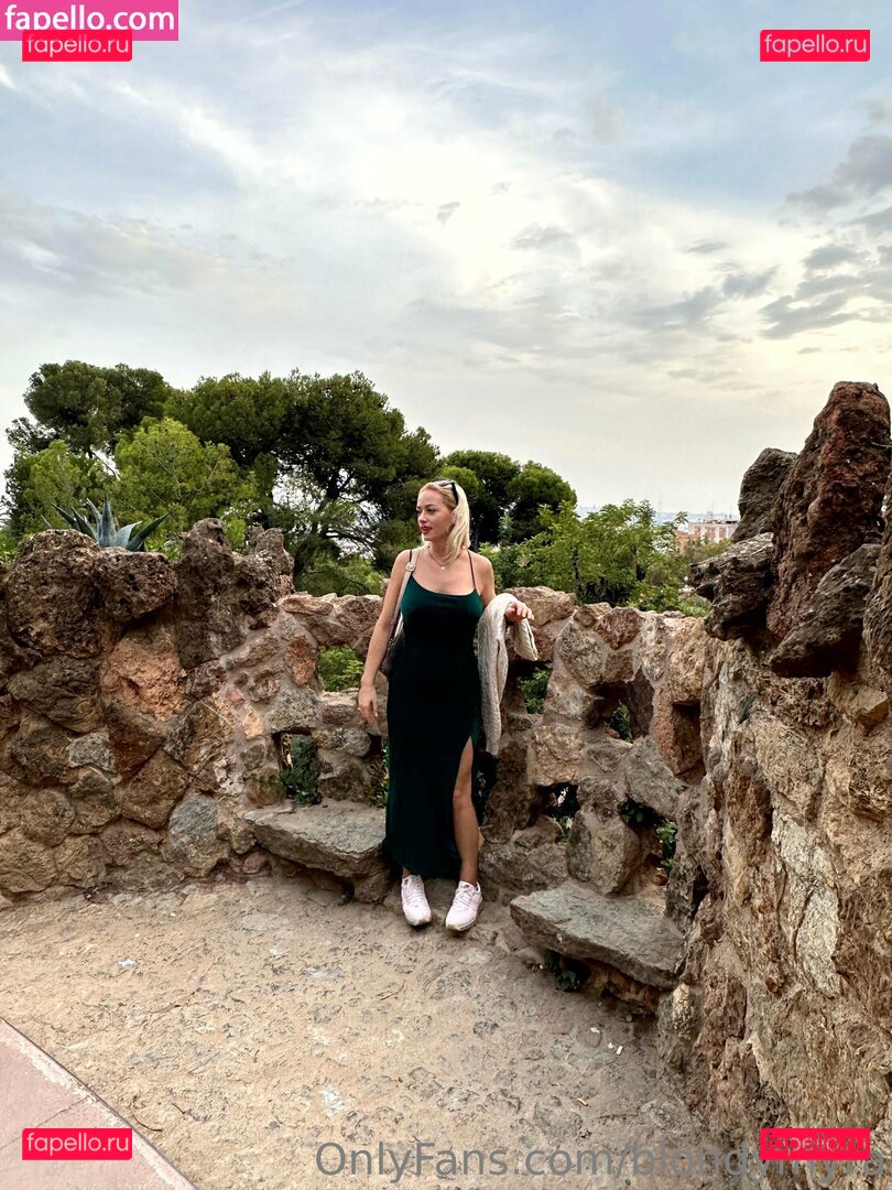 blondieofficial / blondymyra Onlyfans Photo Gallery 