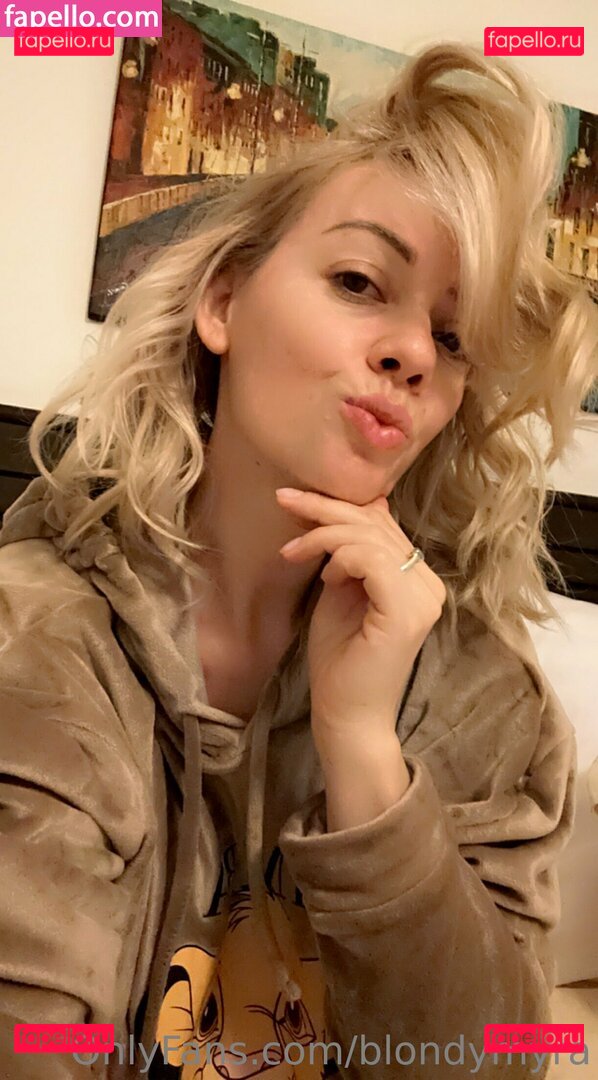 blondieofficial / blondymyra Onlyfans Photo Gallery 