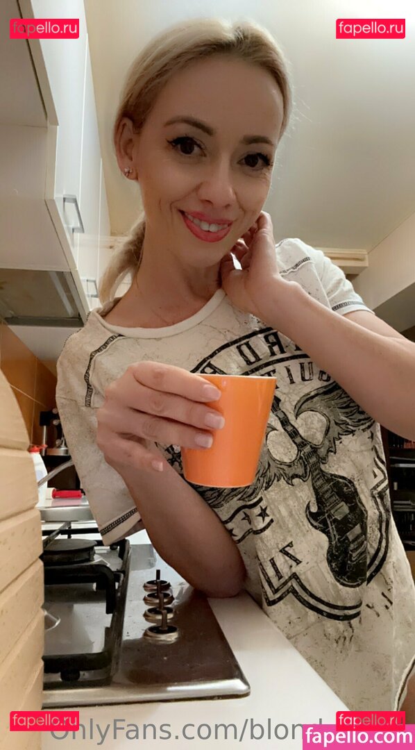 blondieofficial / blondymyra Onlyfans Photo Gallery 