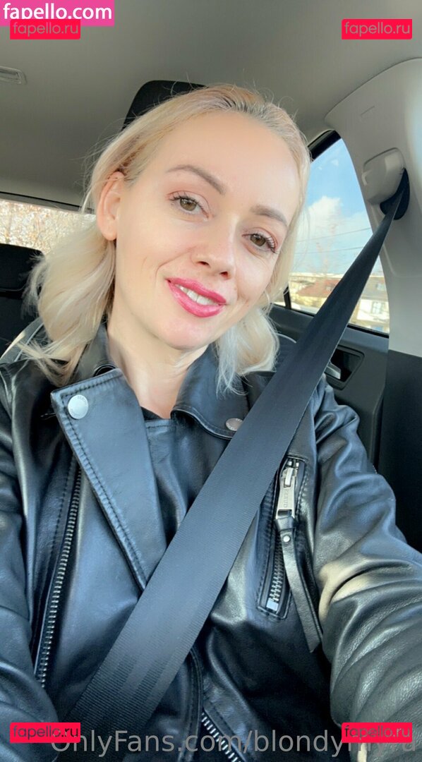 blondieofficial / blondymyra Onlyfans Photo Gallery 
