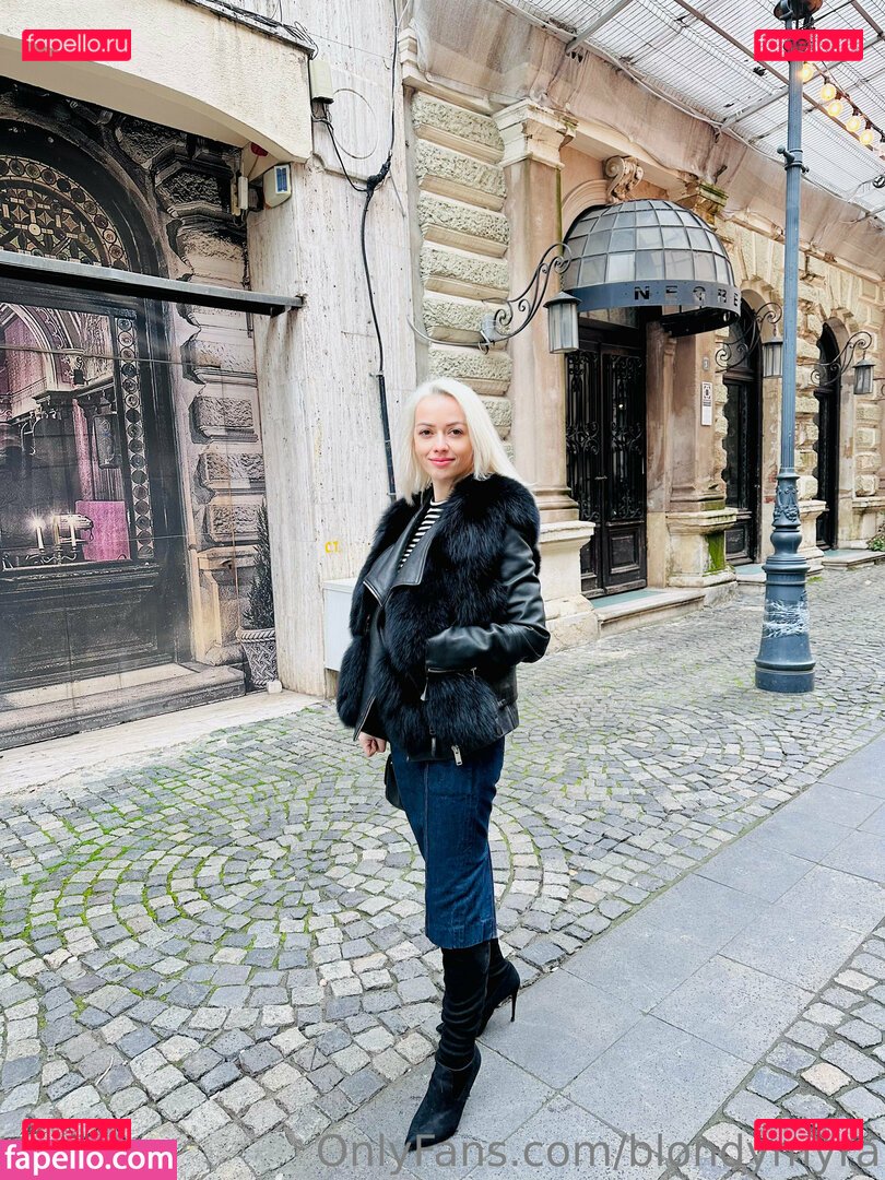 blondieofficial / blondymyra Onlyfans Photo Gallery 
