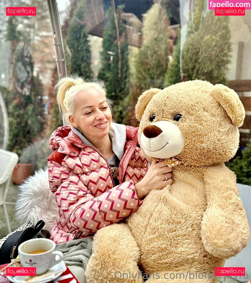 blondieofficial / blondymyra Onlyfans Photo Gallery 