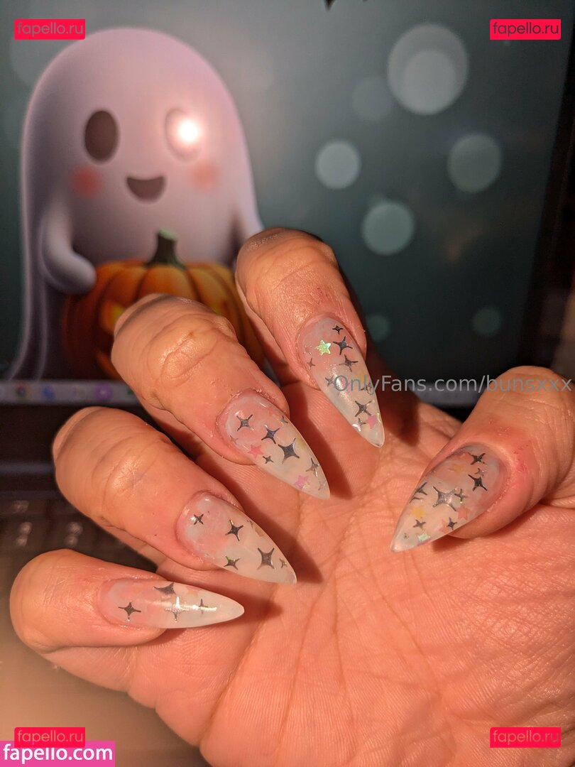 bunsxxx / x.x.xbuns Onlyfans Photo Gallery 