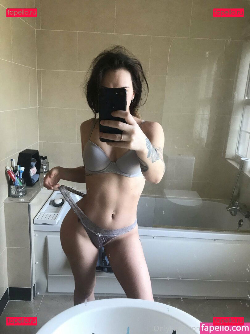 missnadine_ireland / missphatass Onlyfans Photo Gallery 