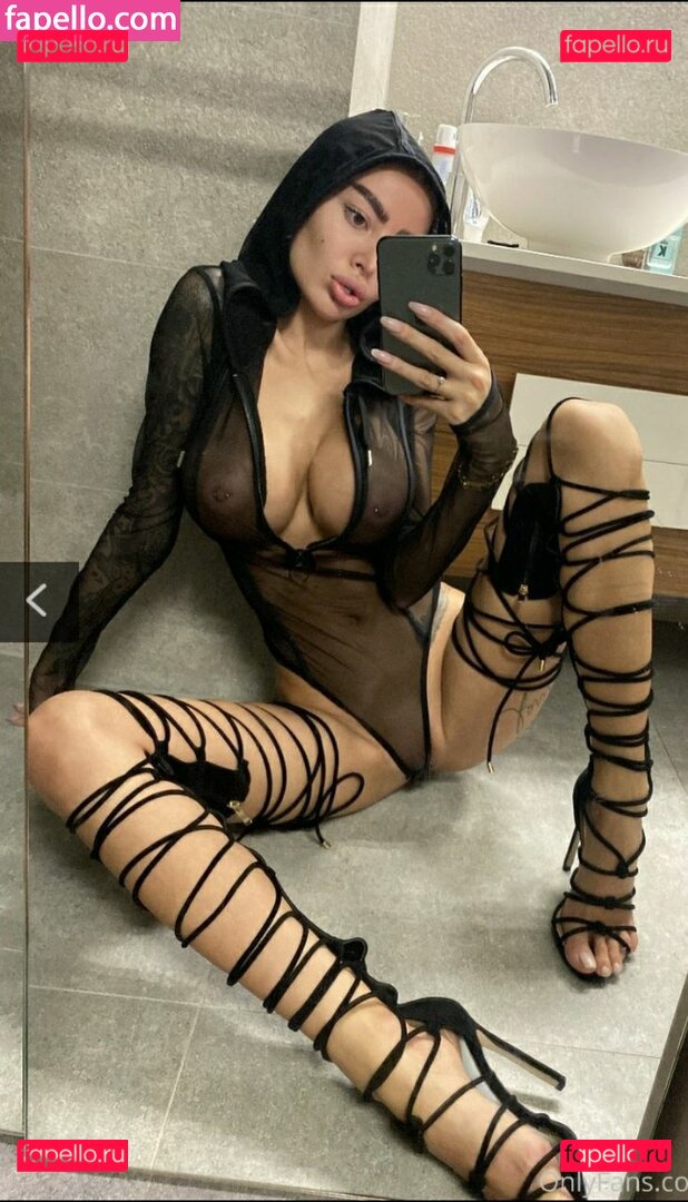 Alena Omovich / Alenaomovich / alena_omovych Onlyfans Photo Gallery 