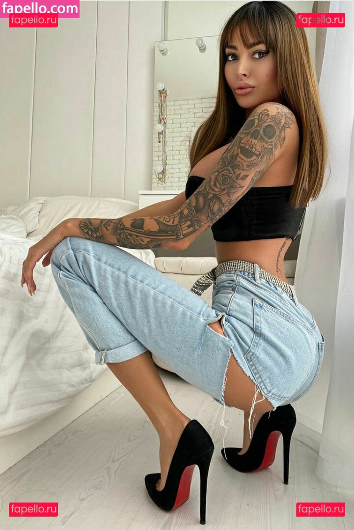 Alena Omovich / Alenaomovich / alena_omovych Onlyfans Photo Gallery 