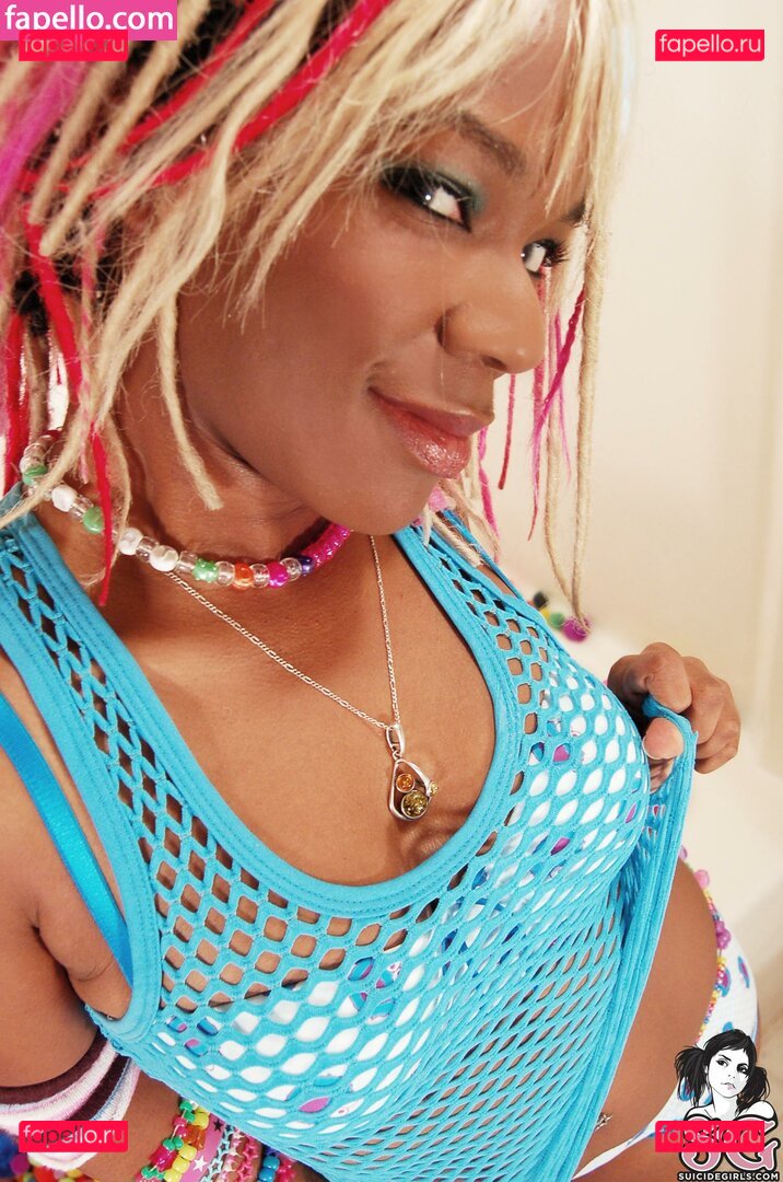 Yoyo / soyoyo / yoyofearless Onlyfans Photo Gallery 