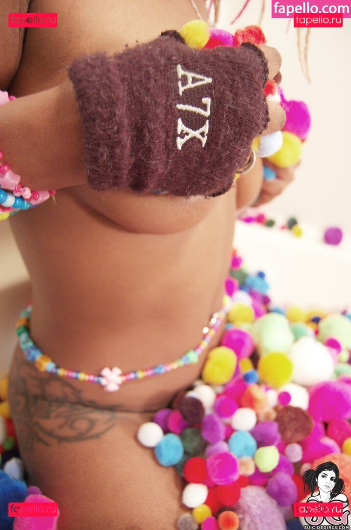 Yoyo / soyoyo / yoyofearless Onlyfans Photo Gallery 