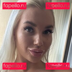 ArinkaLovesYou / arinkasweet Onlyfans Photo Gallery 