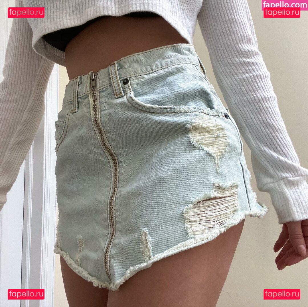 Sara Farrelll / sarafarrelll / thereal_mayafarrell Onlyfans Photo Gallery 