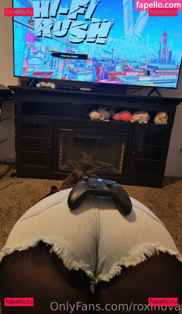 roxinova Onlyfans Photo Gallery 