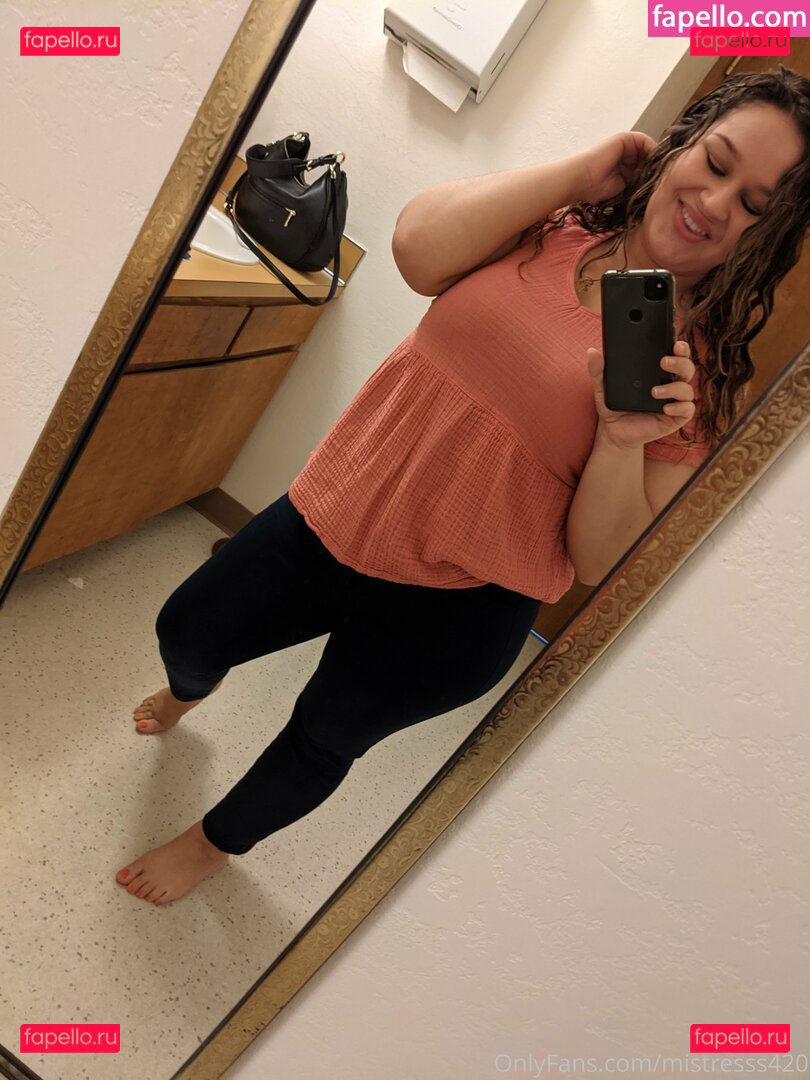 mist_ress2020 / mistresss420 Onlyfans Photo Gallery 