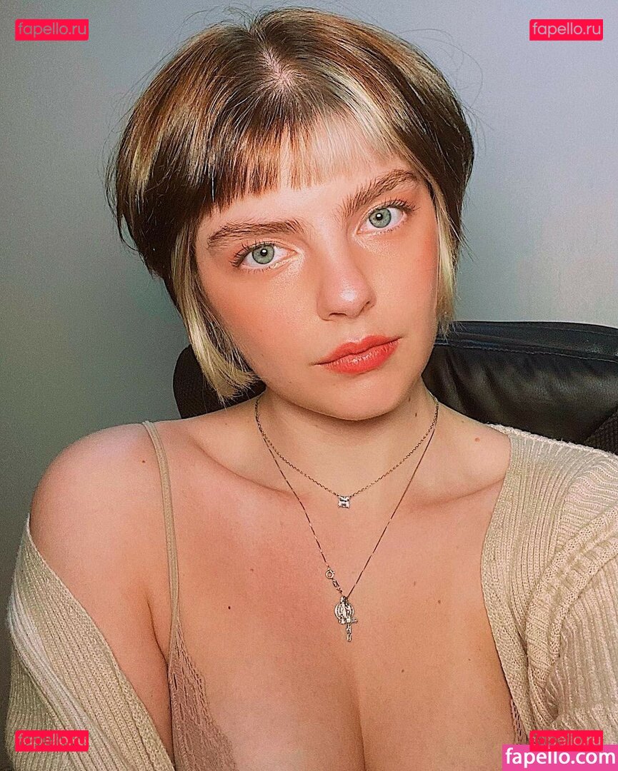 Triz Pariz / triz Onlyfans Photo Gallery 